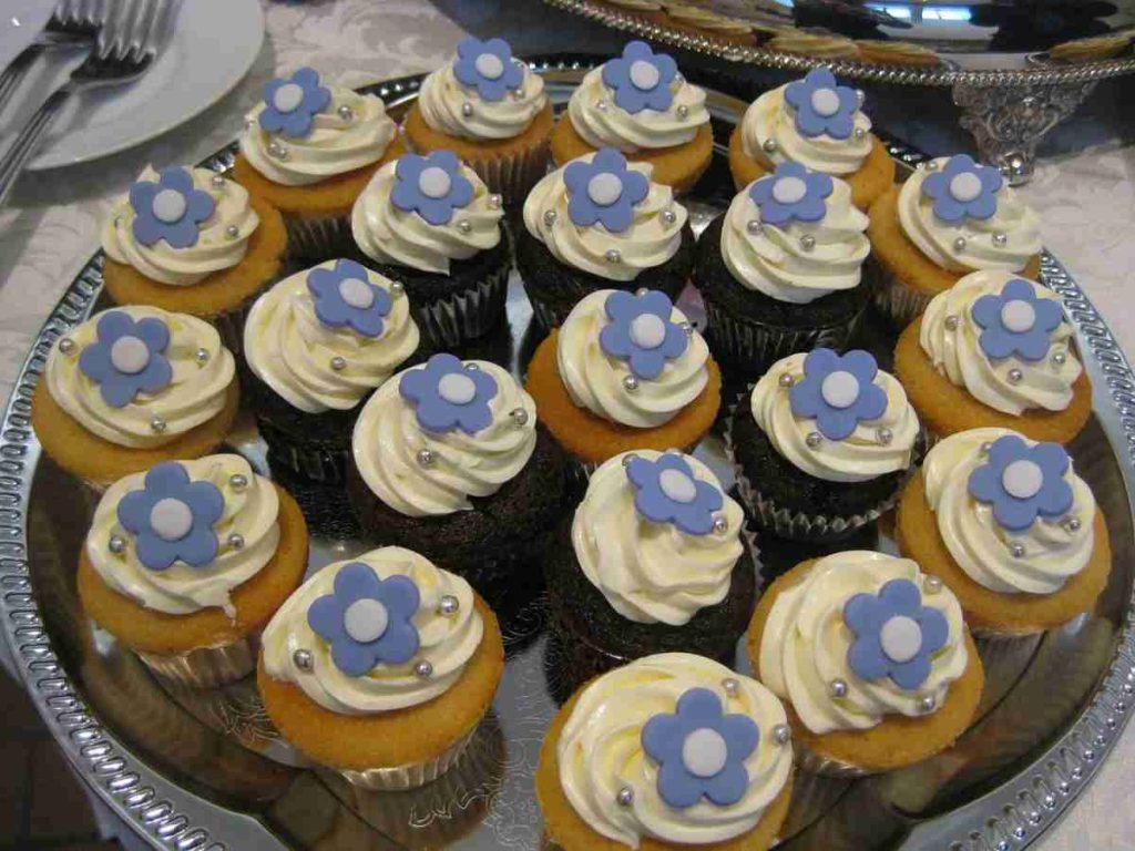Cupcakes on silver tray