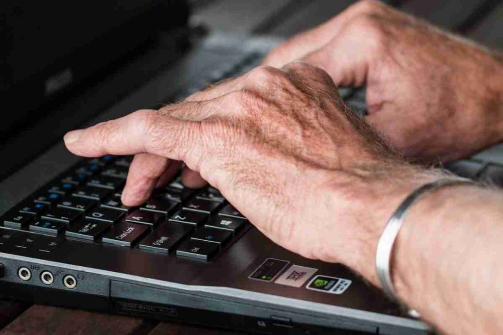 hands on keyboard